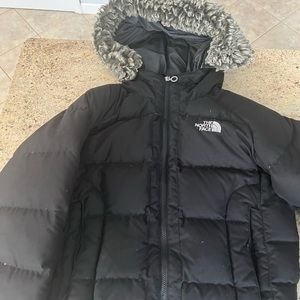 North Face women’s short puffer jacket with fur lined hood